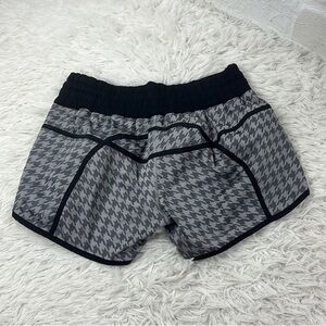 Lululemon Tracker Short Giant Houndstooth Jacquard Black White